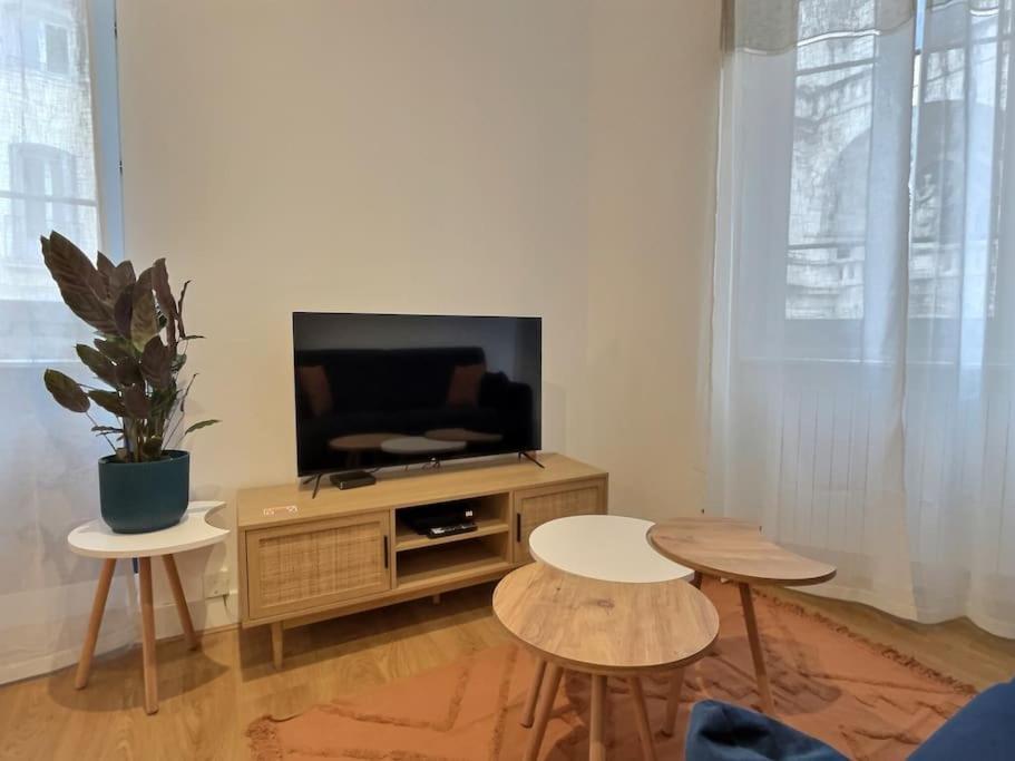 Au Jasmin De Miss K Apartment Бур-ен-Брес Екстериор снимка